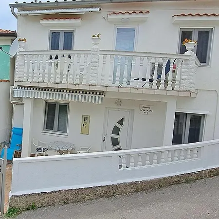 Apartment Ana-lora *