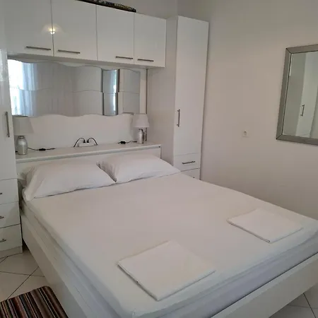 Ana-lora Apartmán Lopar